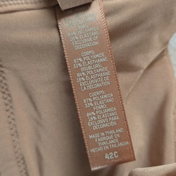 SKIMS No Show Molded Unlined Balconette Demi Bra Size:42C Clay - Picture 5 of 5